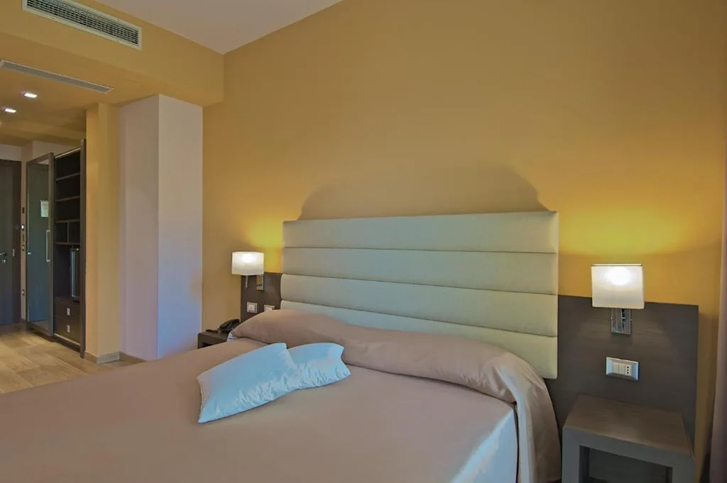 Camera Standard Matrimoniale/Doppia con Letti Singoli — Zen Hotel Versilia