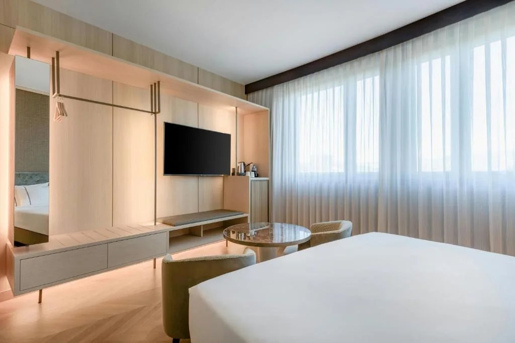 Superior Room with 1 King-Size Bed — AC Hotel Firenze by Marriott