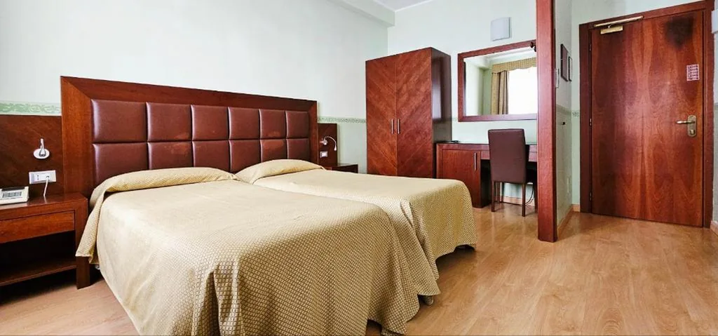 Superior Twin Room — Hotel Terminus & Plaza