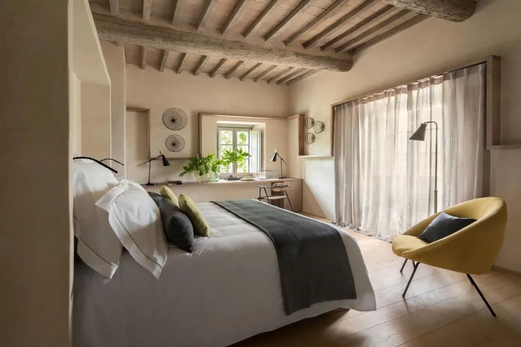 Camera Superior Matrimoniale/Doppia con Letti Singoli con Vista Città — Badia di Pomaio, Tuscan Resort- Small Luxury Hotels of the World