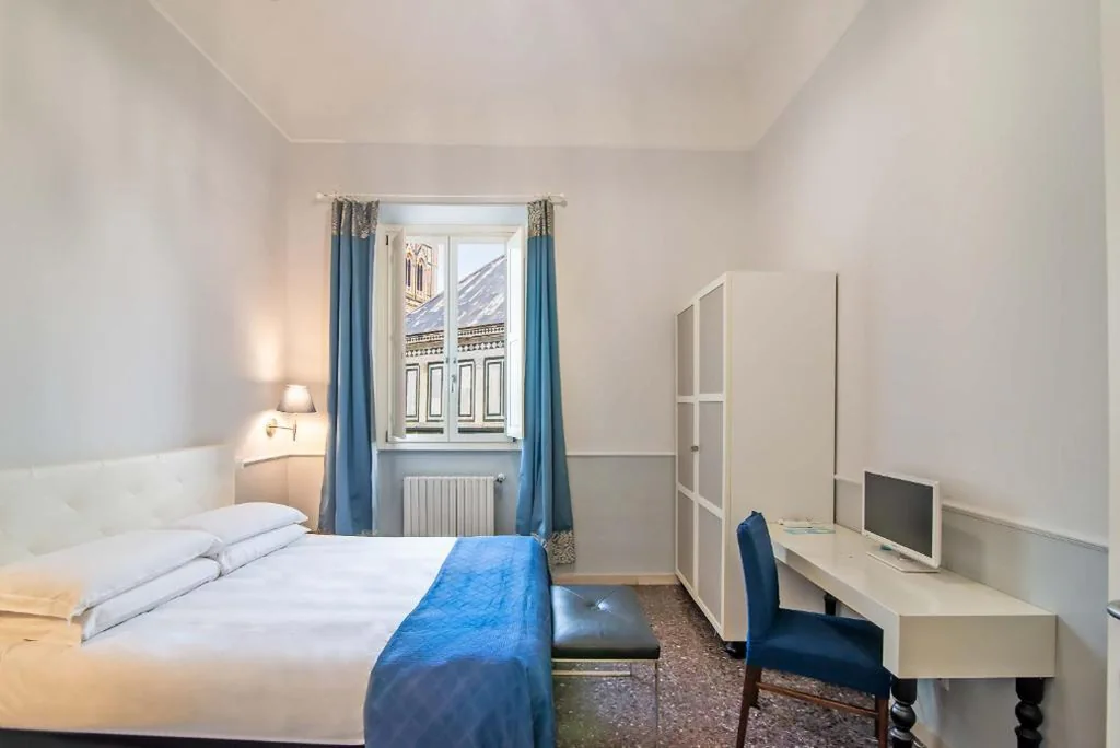 Superior Double or Twin Room with City View — Duomo View