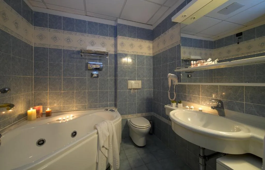 Camera Superior Matrimoniale/Doppia con Letti Singoli con Accesso Spa — Grand Hotel Admiral Palace