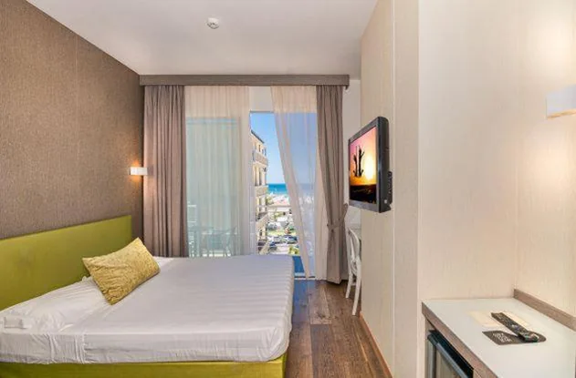 Superior Double or Twin Room with Sea View — Hotel Bracciotti