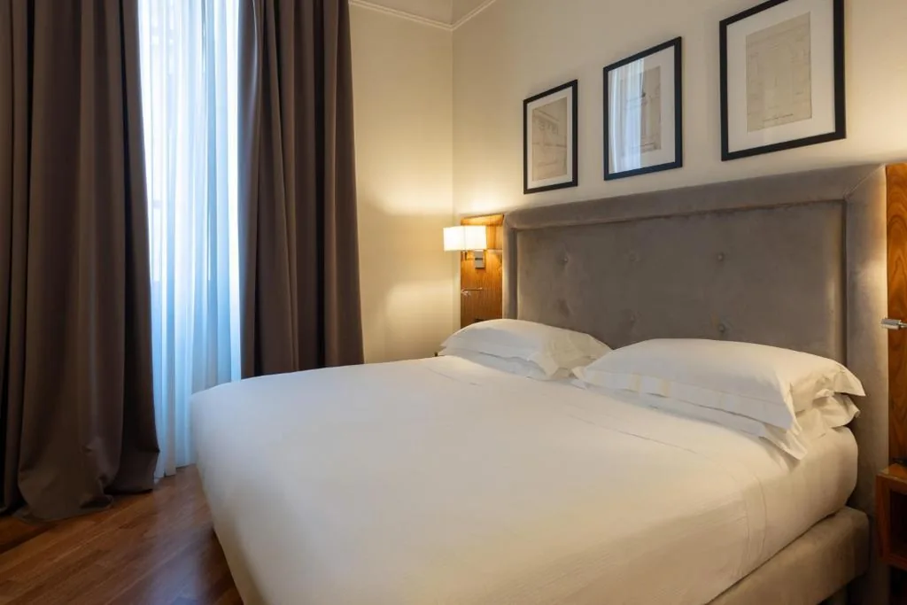 Superior Double or Twin Room — Hotel Embassy