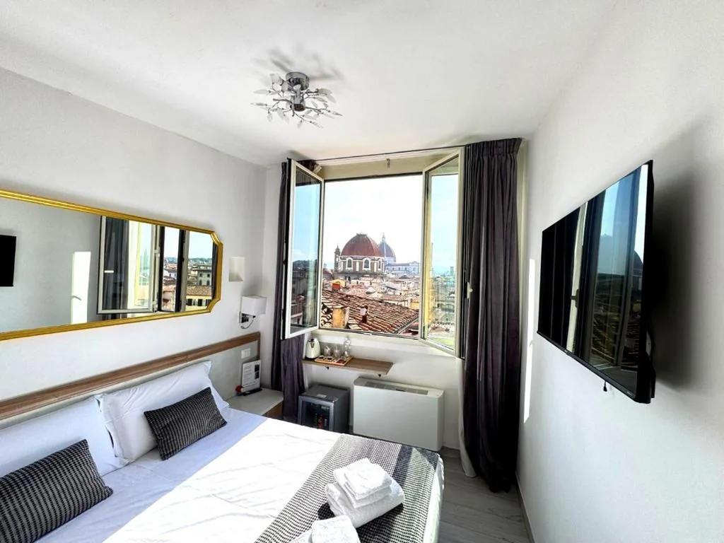 Superior Double or Twin Room with City View — Hotel Ester