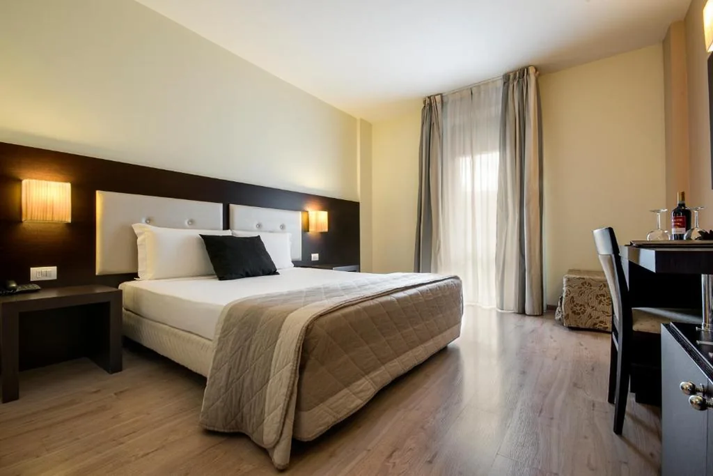 Camera Superior Matrimoniale/Doppia con Letti Singoli — Hotel Executive