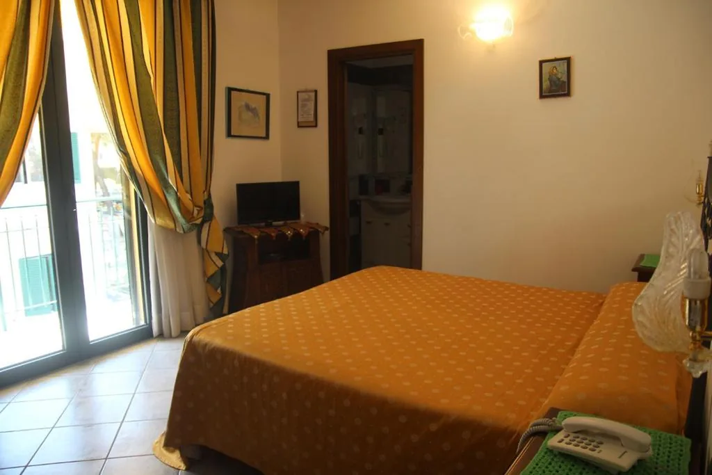 Camera Superior Matrimoniale/Doppia con Letti Singoli — Hotel La Barcarola