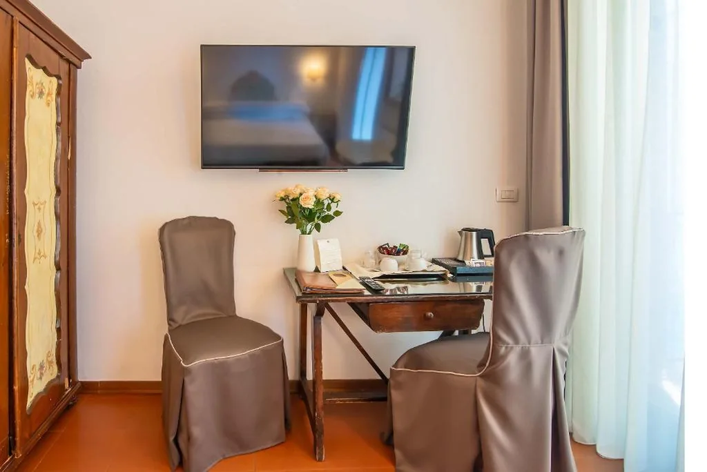 Superior Double or Twin Room — Hotel Machiavelli Palace