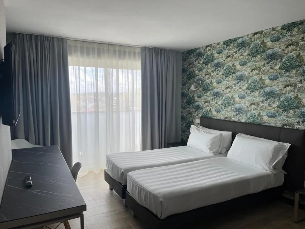 Superior Double or Twin Room with Terrace — Hotel Napoleon