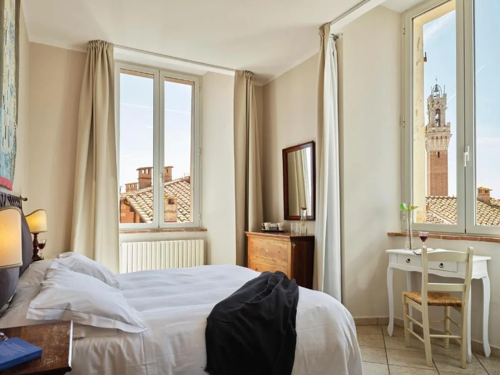 Camera Superior Matrimoniale/Doppia con Letti Singoli — I Terzi Di Siena – Rooms Only