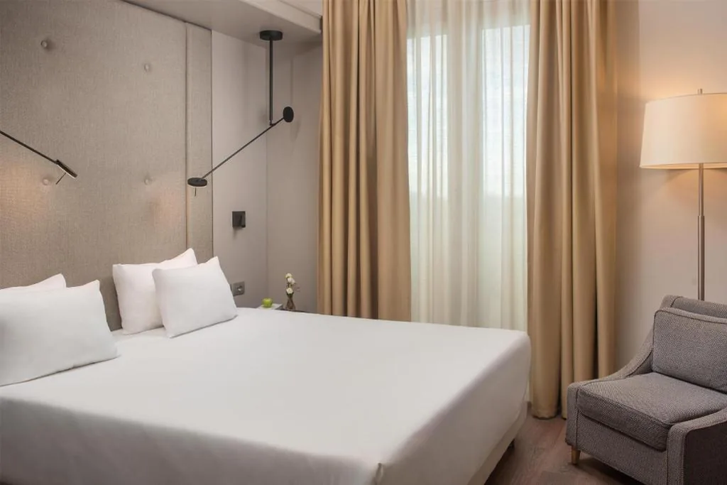 Superior Double or Twin Room — NH Pisa