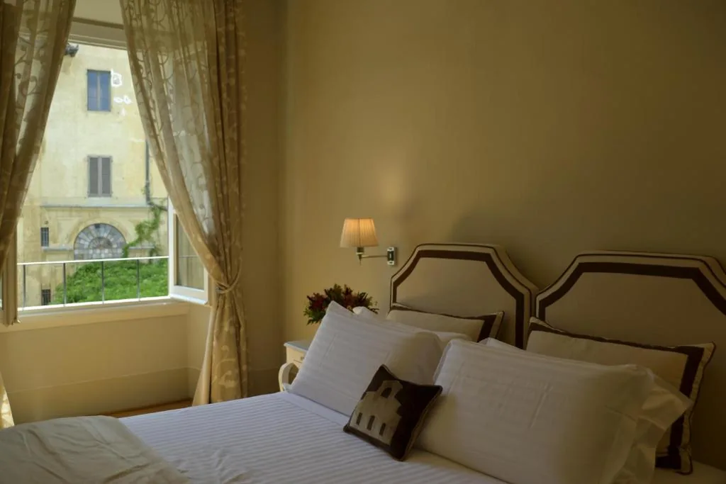Superior Double or Twin Room — Palazzo della Stufa Residenza D’Epoca