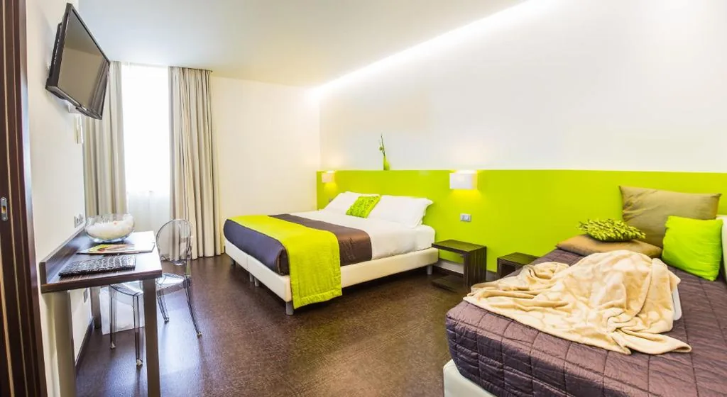 Triple Room — B&B Live09 Design