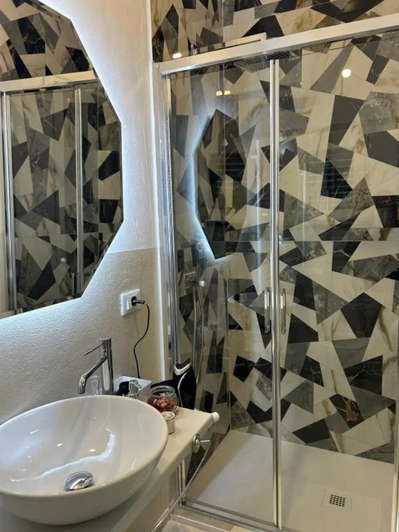 Camera Tripla — B&B Telko