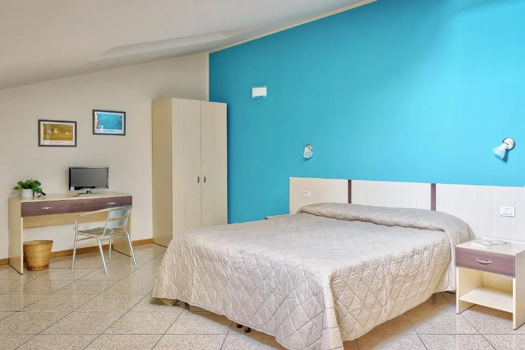 Basic Triple Room — Affittacamere nel cuore della Toscana a 20 minuti da Firenze