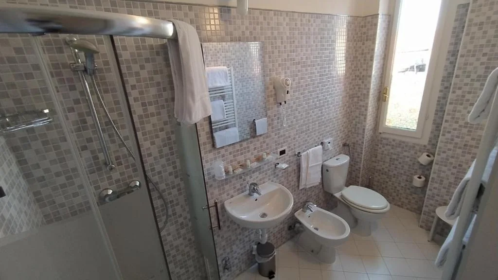Camera Tripla Basic — Albergo Moderno