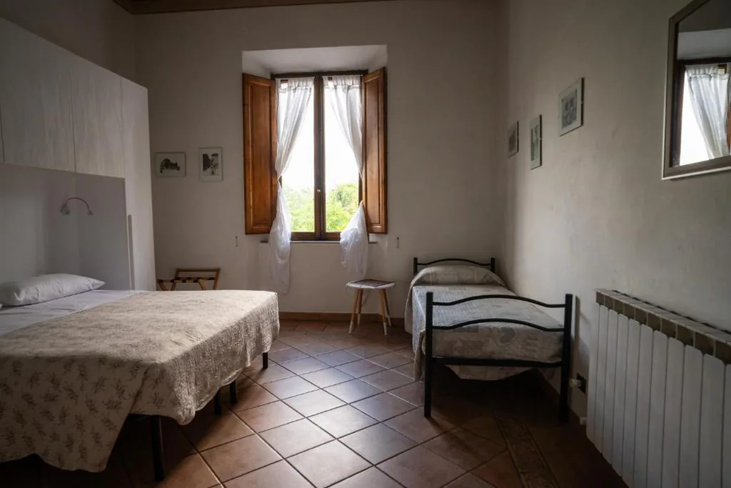 Basic Triple Room with Shared Bathroom — Casa di Alfredo Affittacamere
