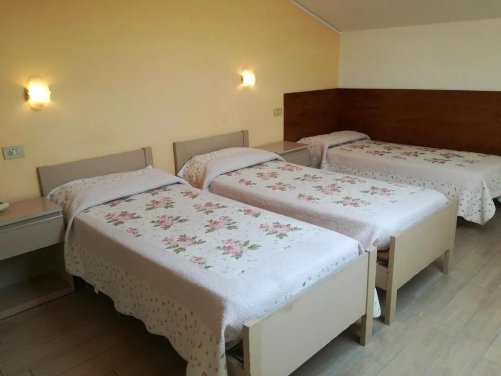 Basic Triple Room — Hotel Prati