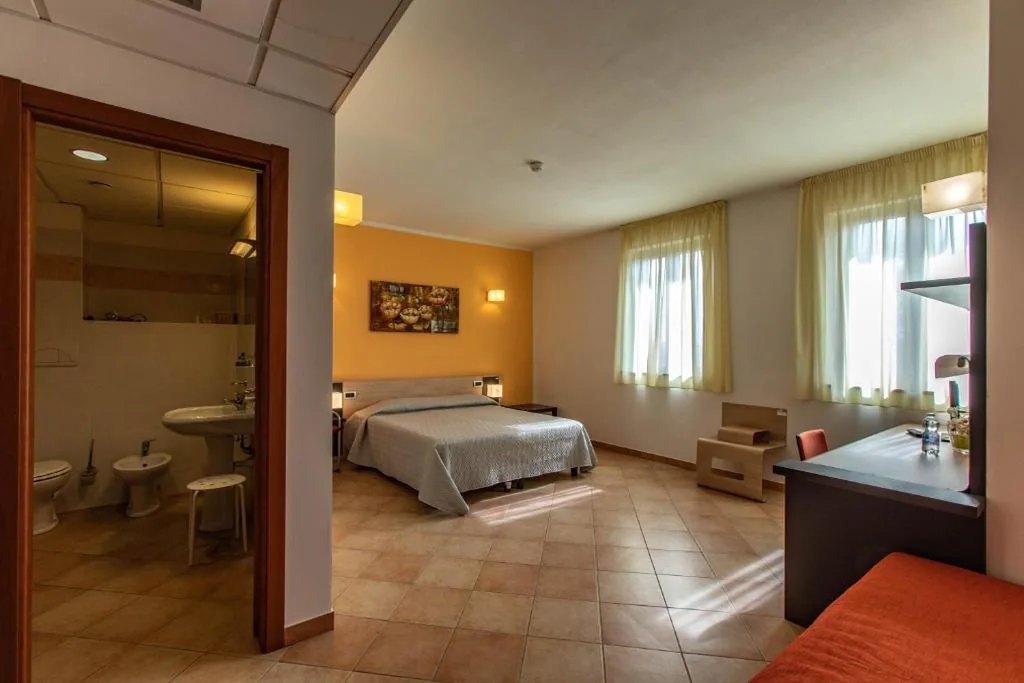 Classic Triple Room — Bed & Bike