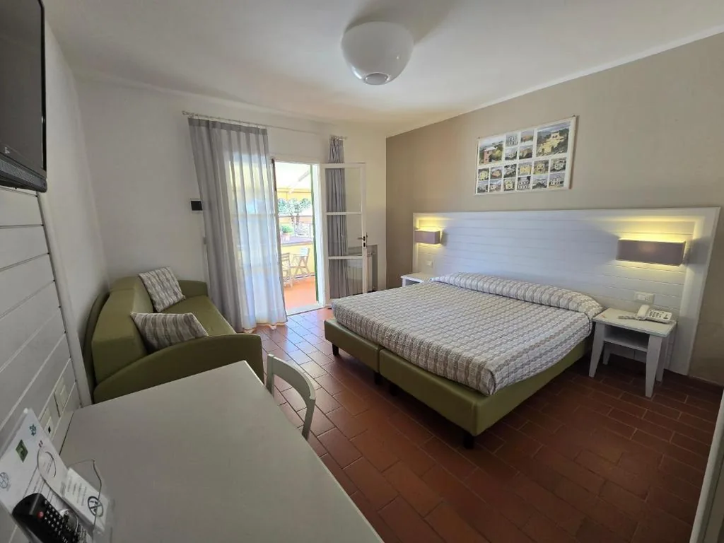 Camera Tripla Classic con Vista Mare — Hotel Mare