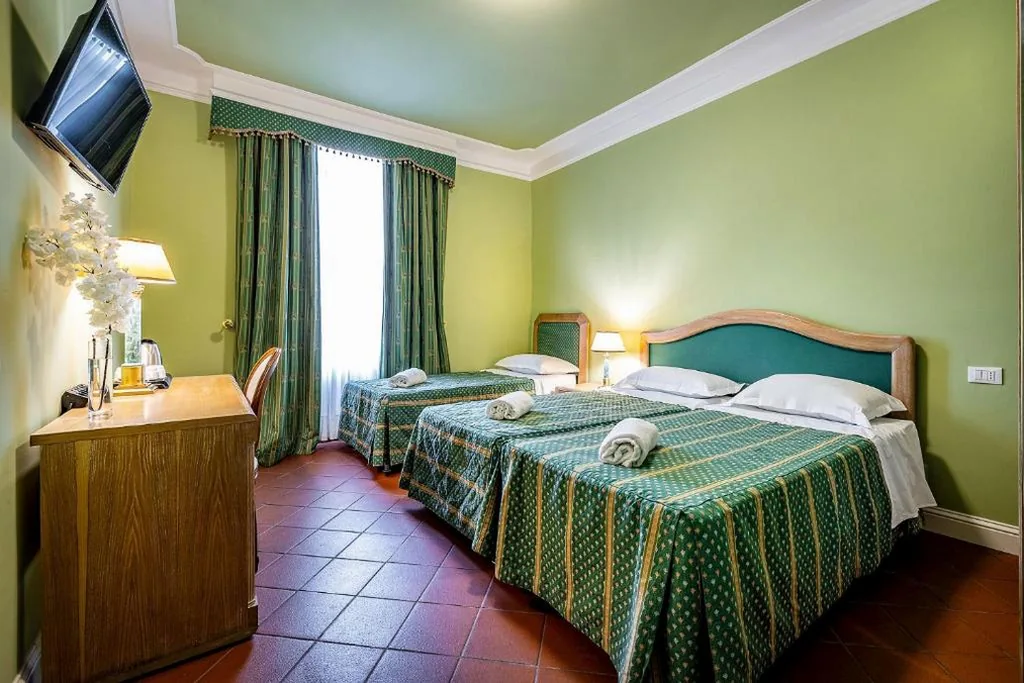 Classic Triple Room — Grand Hotel Panama Firenze