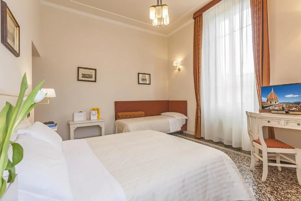 Classic Triple Room — Hotel Astro Mediceo