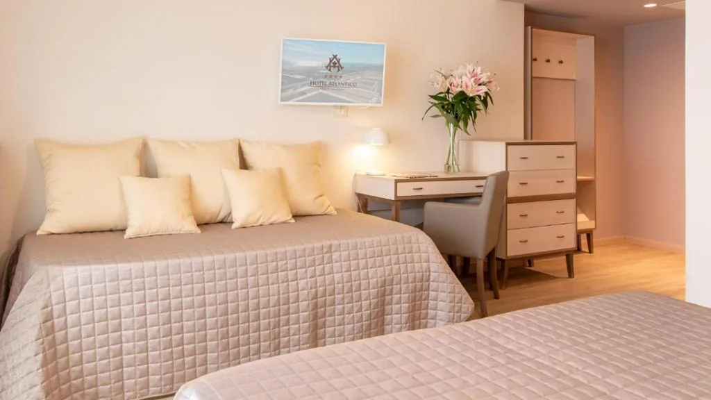 Camera Tripla Classic — Hotel Atlantico