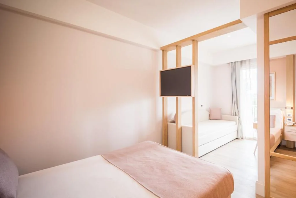 Classic Triple Room — Hotel Luna