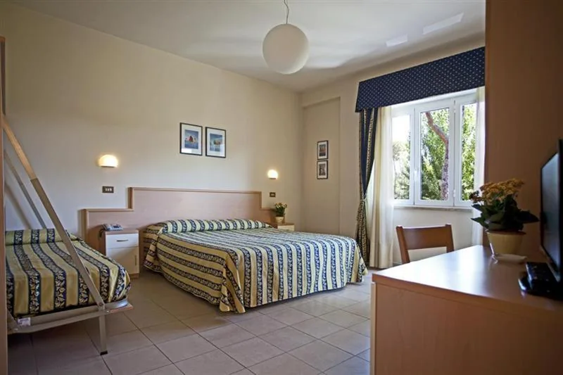 Classic Triple Room — Hotel Venezia