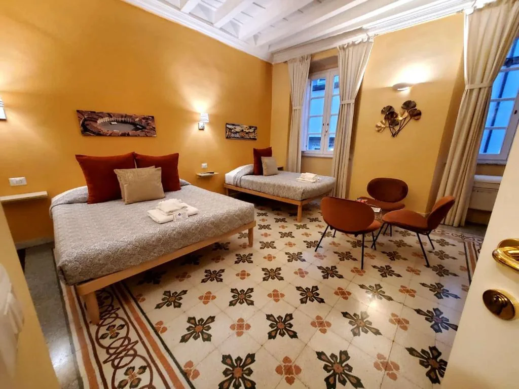 Comfort Triple Room with Shower — Residenza FillAnfi