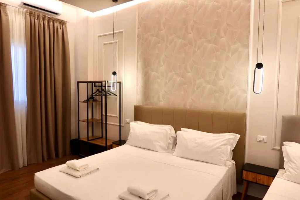 Comfort Triple Room — El Roy Garden Rooms