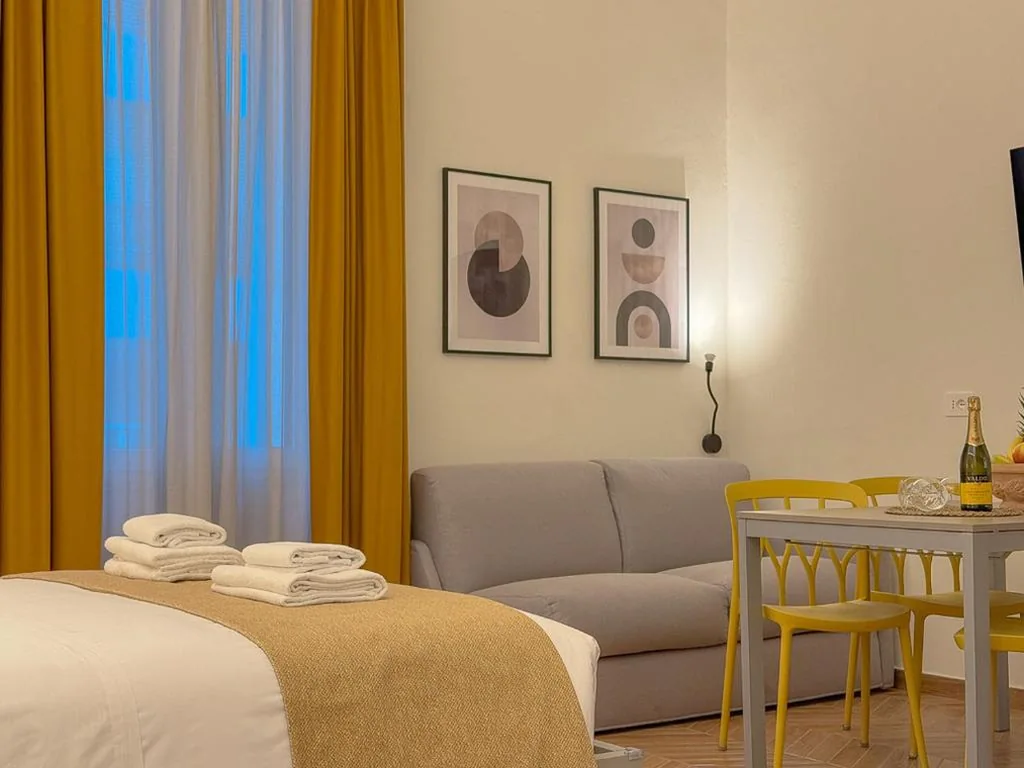 Camera Tripla Comfort — InCorte Florence – Guesthouse