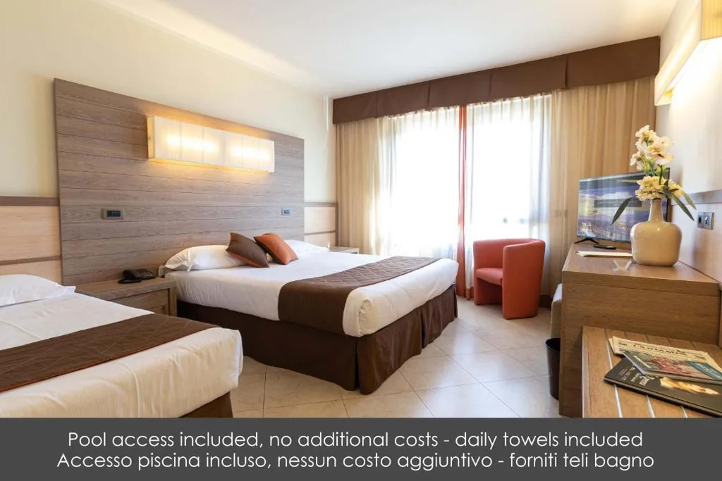 Triple Room with Pool Access — NilHotel Florence