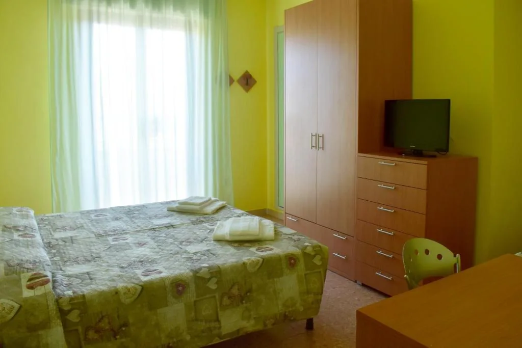 Camera Tripla con Accesso Disabili — Casa per Ferie Nostra Signora Tonfano