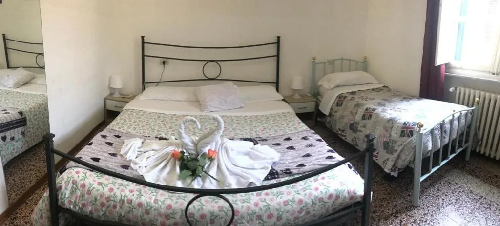 Camera Tripla con Bagno — Affittacamere LA MUSA