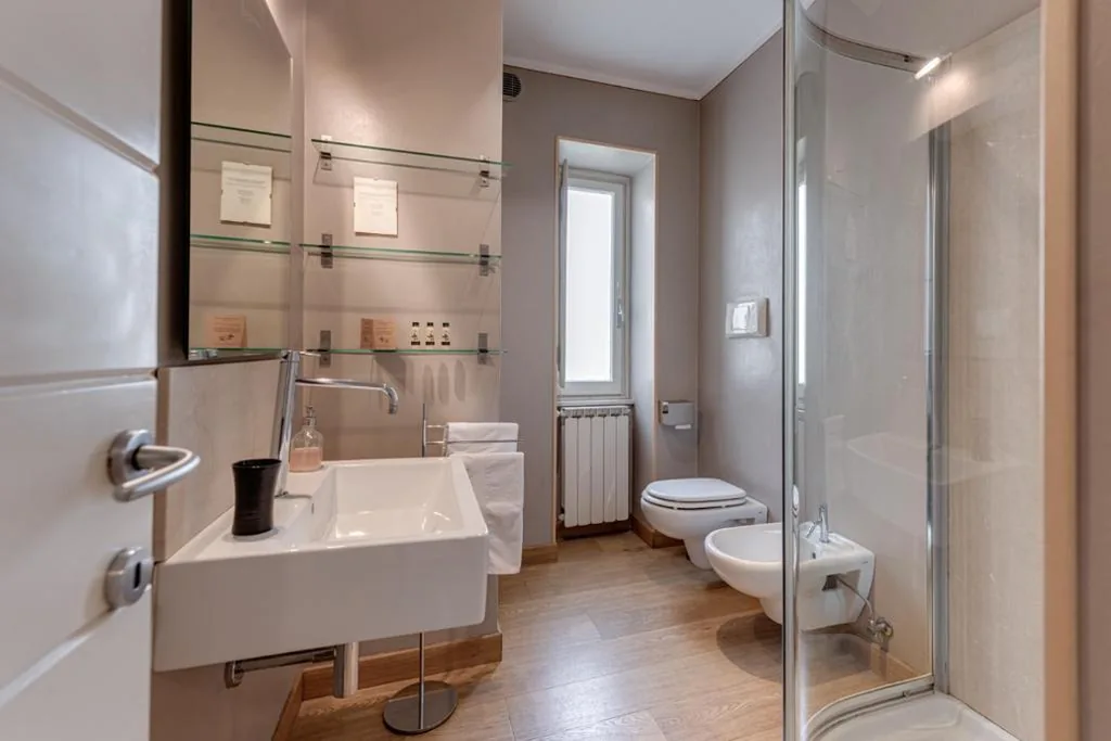 Camera Tripla con Bagno — B&b L’ Orangerie