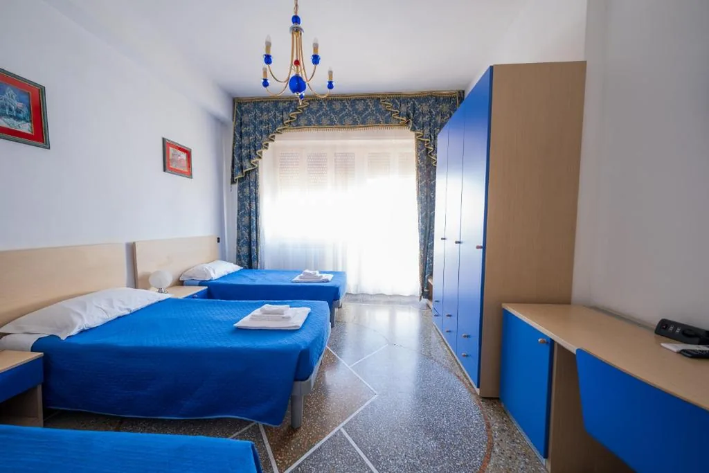Camera Tripla con Bagno in Comune — BBC Christian Bed & Breakfast – Self Check-in Only