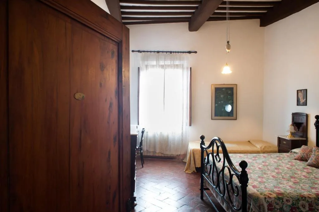 Camera Tripla con Bagno in Comune — Residenza D’Epoca Palazzo Buonaccorsi