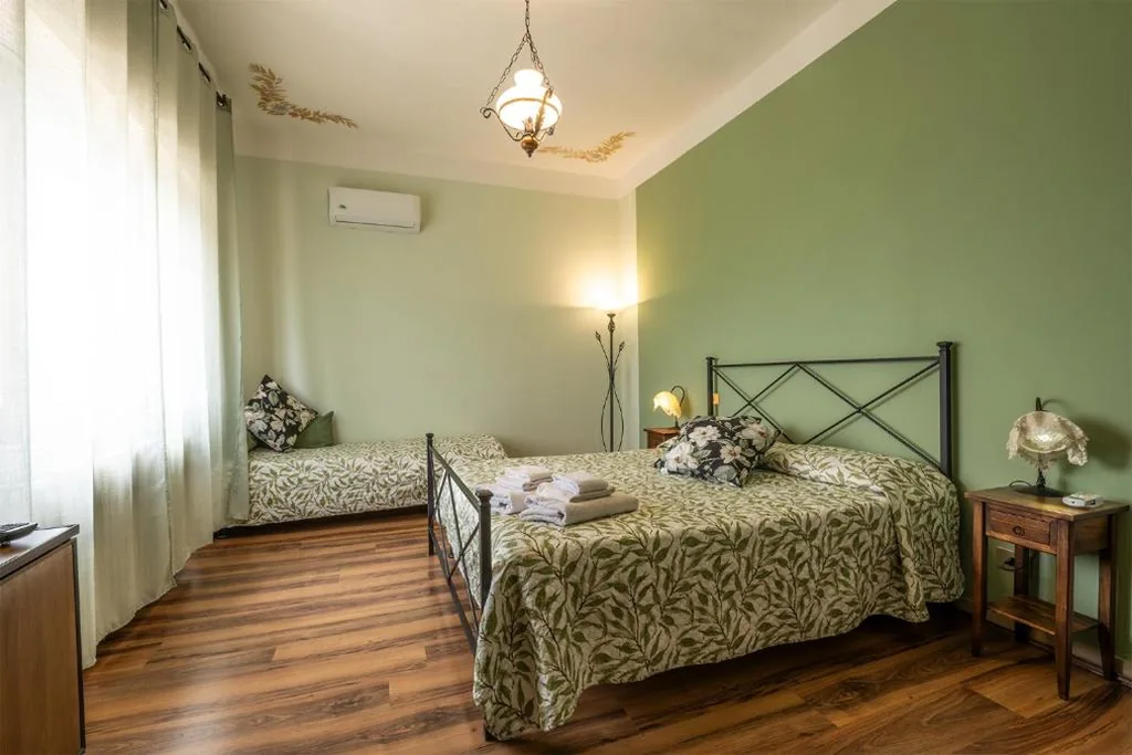 Camera Tripla con Bagno Privato — B&B Locanda Sant’Antimo