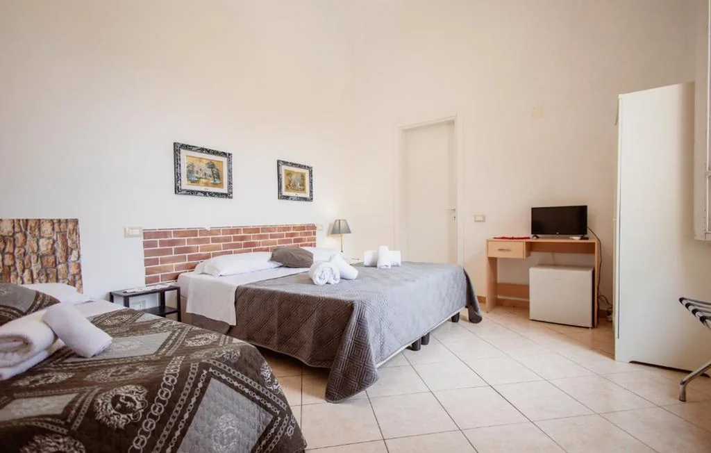 Triple Room with Private Bathroom — B&B Toscana