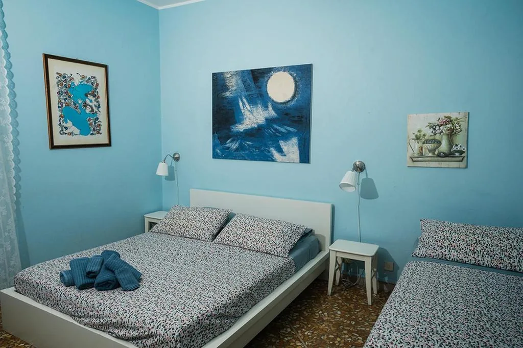 Camera Tripla con Bagno Privato Esterno — B&B Pisaland