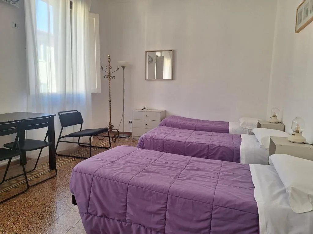 Camera Tripla con Bagno Privato Esterno — sleep easy