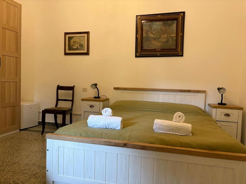 Camera Tripla con Bagno Privato — Home Sweet Home 3 – Affittacamere Lucca