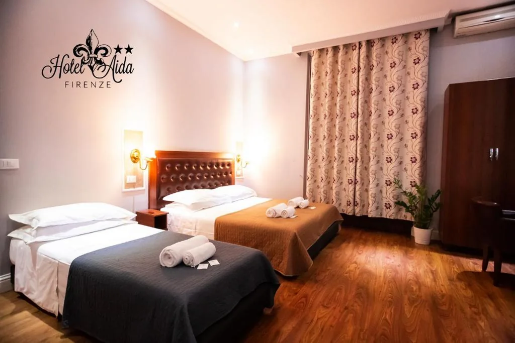 Triple Room with Private Bathroom — Hotel Aida