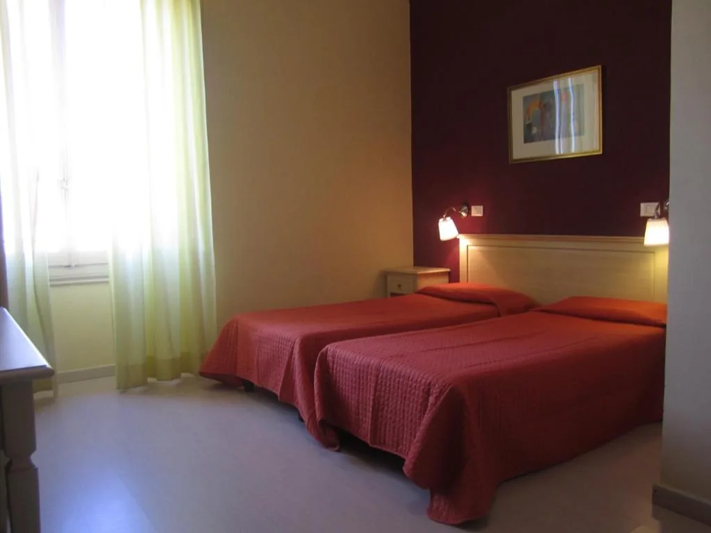Triple Room with Private Bathroom — Hotel Genzianella