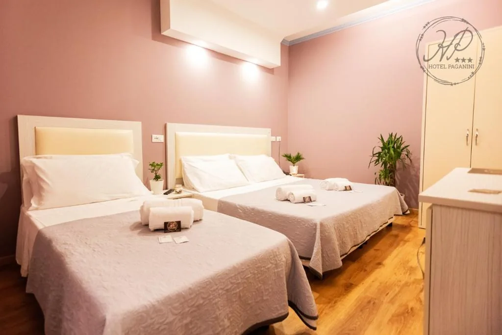 Triple Room with Private Bathroom — Hotel Paganini