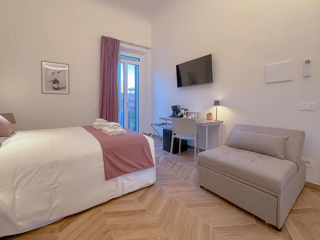 Camera Tripla con Bagno Privato — InCorte Florence – Guesthouse