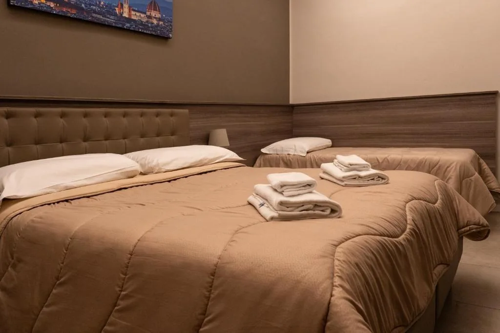 Triple Room with Private Bathroom — La Corte di Firenze Bed and Breakfast