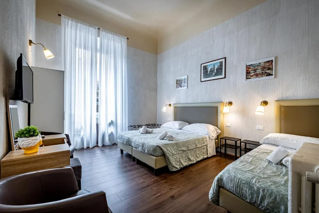 Camera Tripla con Bagno Privato — La Loggia del Porcellino