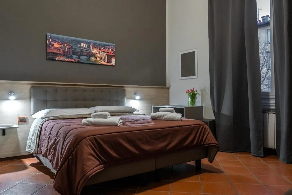 Triple Room with Private Bathroom — La Rosa Di Firenze B&B